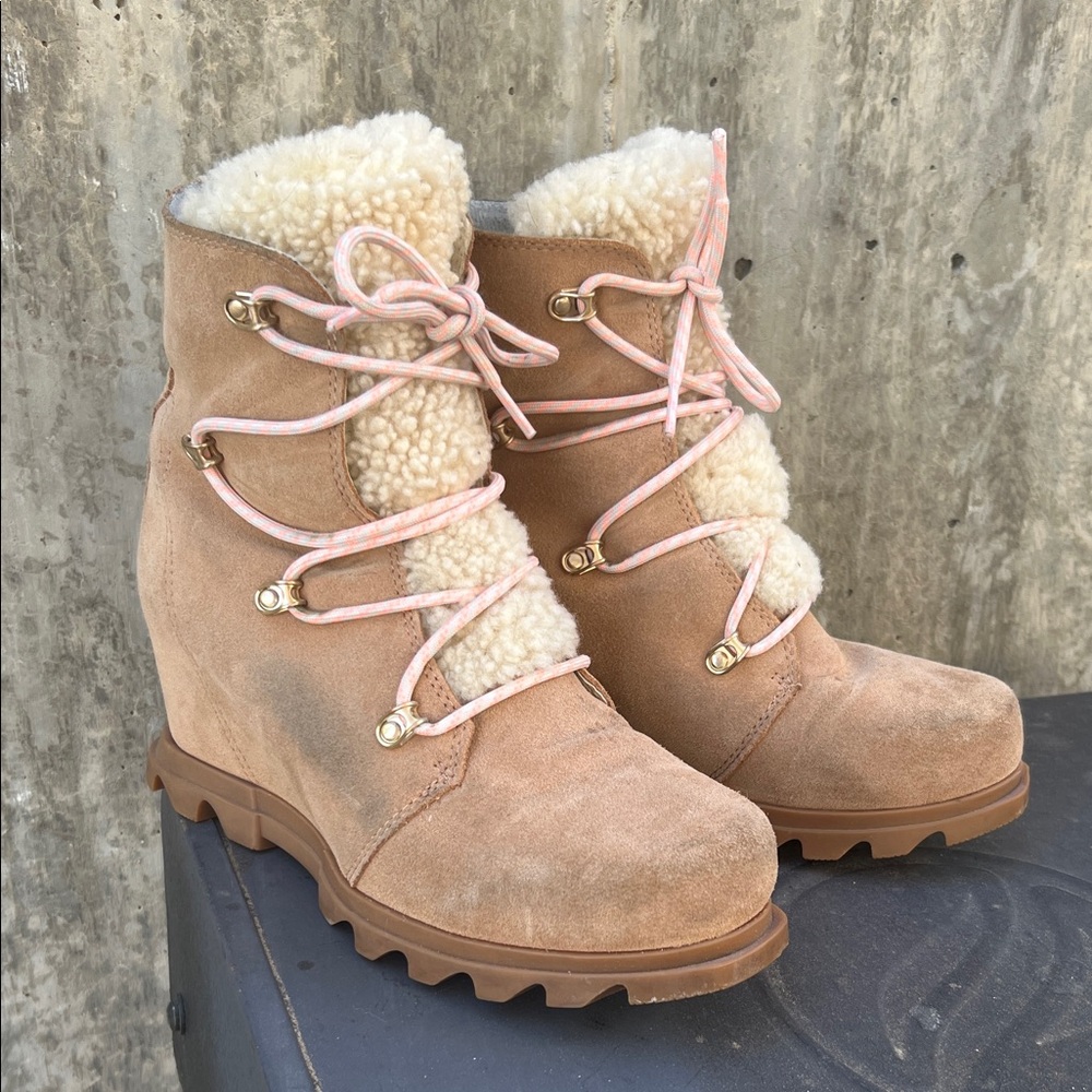 Sorrel Women's Tan Suede Sherpa Wedge winter snow Boots 8.5